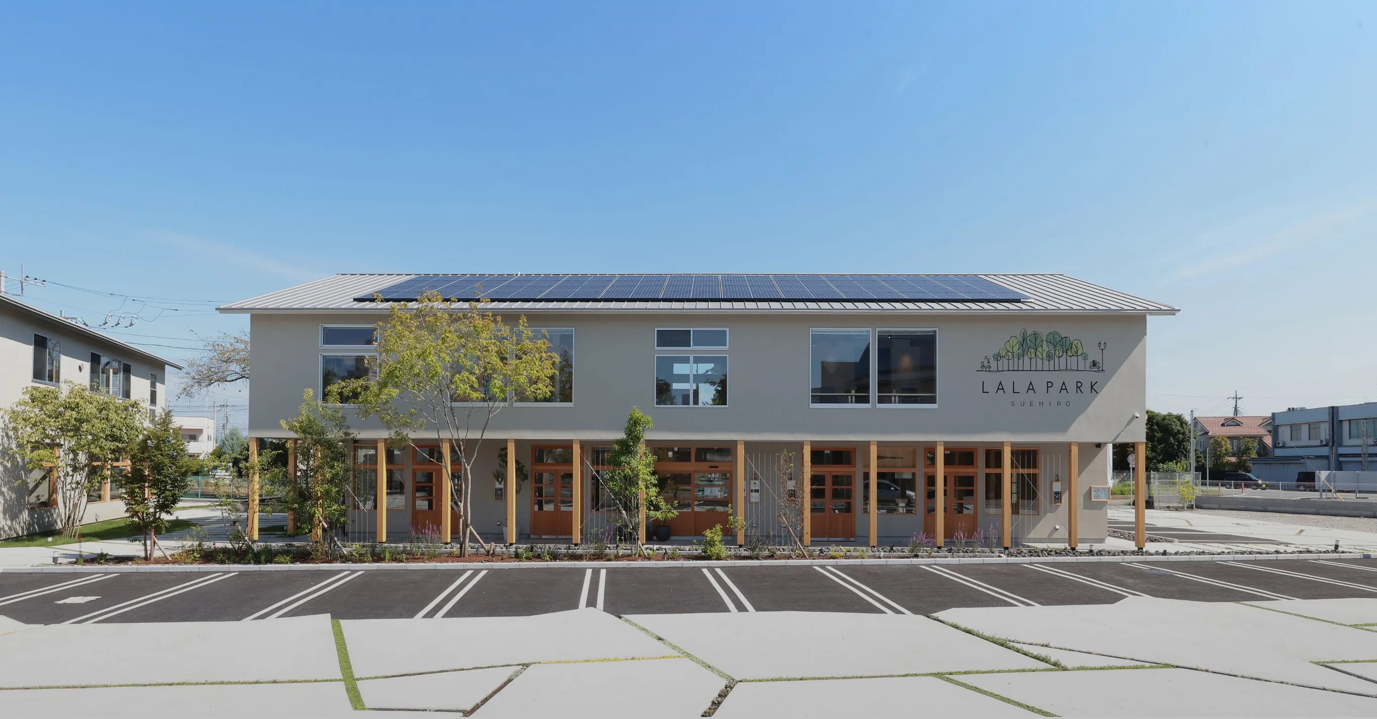 ララハウス新卒採用。そのこだわりが、常識を変える。ララパーク スエヒロ外観