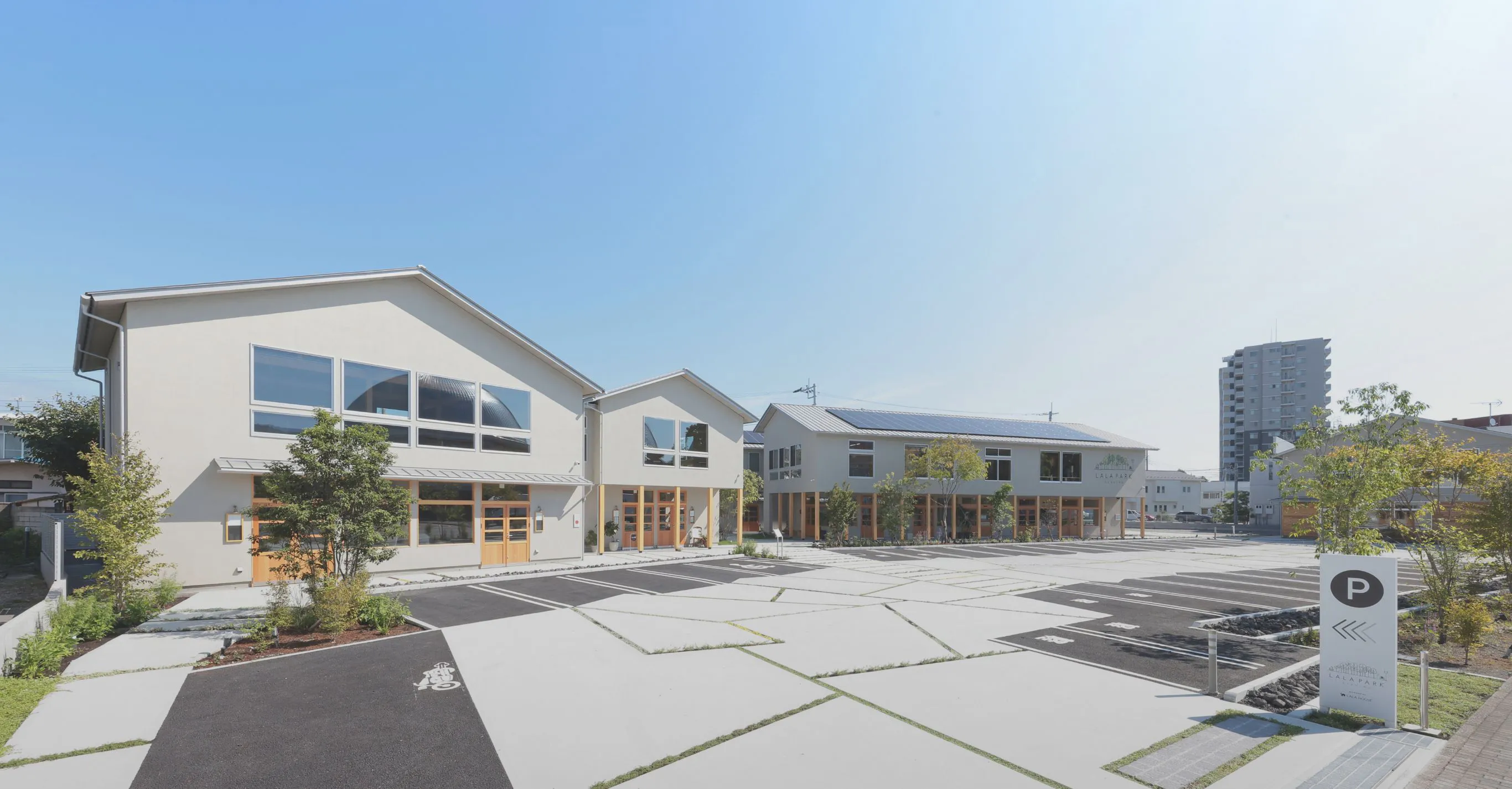 ララハウス新卒採用。そのこだわりが、常識を変える。ララパーク スエヒロ外観